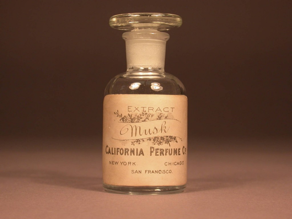 : Le premier extrait de musc de la California Perfume Company, en 1906.