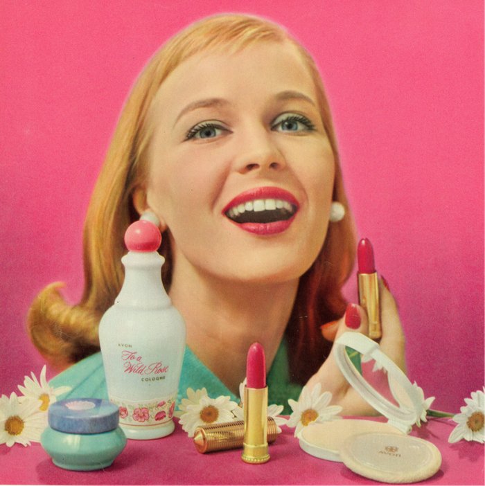 Un joli aperçu de rose apparaît dans une publicité pour le magazine Seventeen en 1957.
